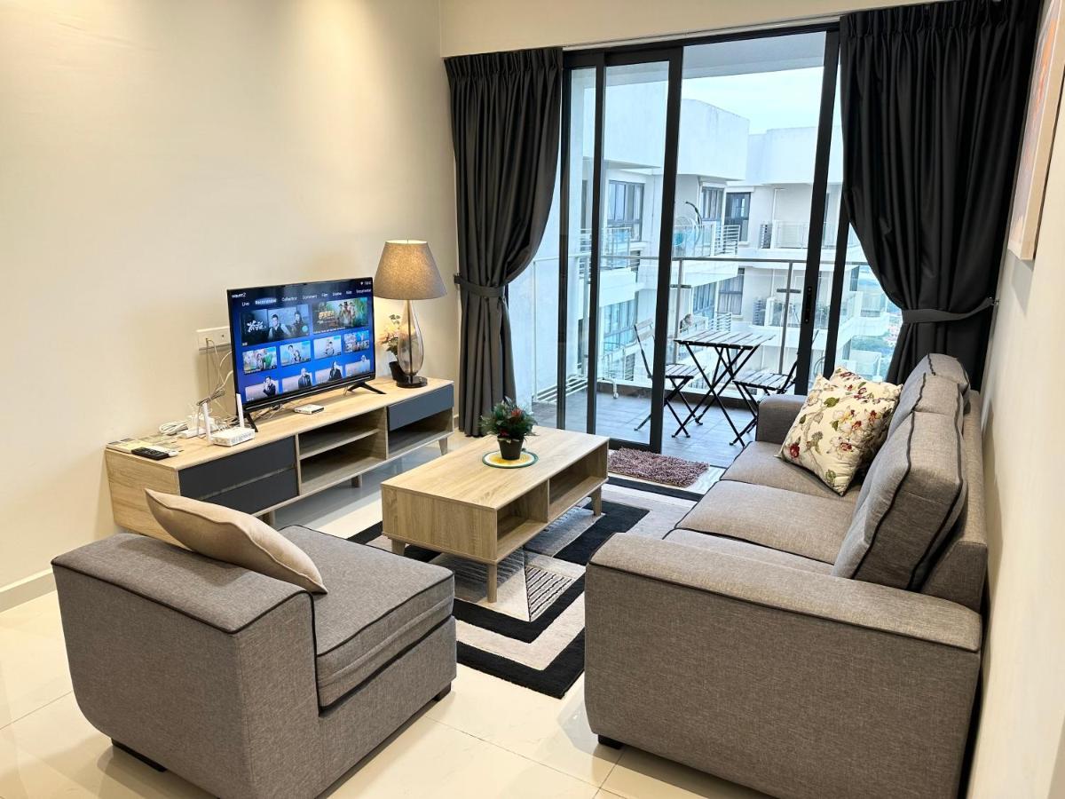 Skyline @ Country Garden Danga Bay Apartment *